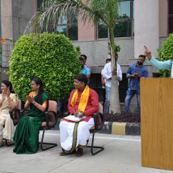 Vice Chancellor delivering speech on Independence day